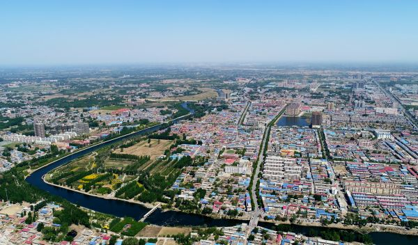 鸟瞰雄安新区雄县县城（2017年4月26日摄）。新华社记者 杨世尧 摄