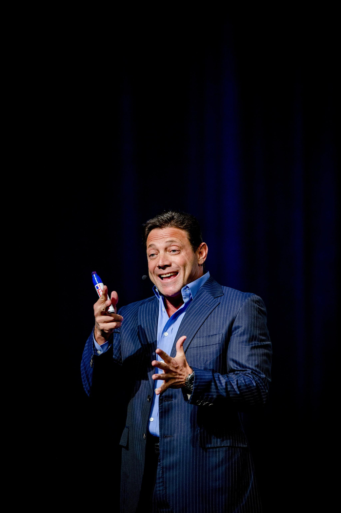 Jordan Belfort在演讲中（图片来自视觉中国）