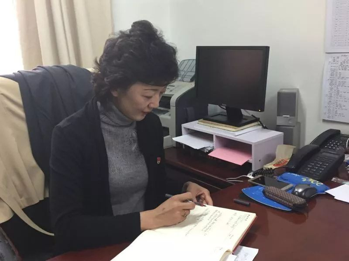  周晔在东城区特殊教育学校办公。新京报记者陶若谷 摄