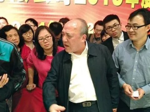 　▲鲁冠球。新京报记者郑道森摄