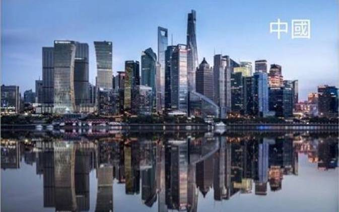 名为张百龄的台湾网民27日在脸书上谈及“贱民”说时刊登台北与大陆的照片对比。