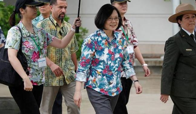 ▲台湾当局领导人蔡英文28日抵达火奴鲁鲁。（路透社）