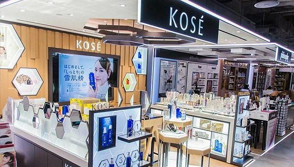 高丝化妆品柜台。