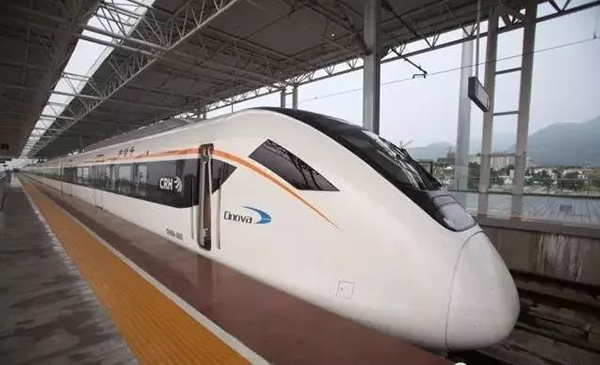 CRH6A城际动车组（图/新华社）