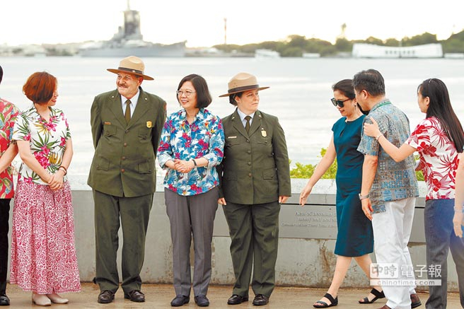 蔡英文过境夏威夷时想下楼踏沙踩浪（图片来源：“中时电子报”）