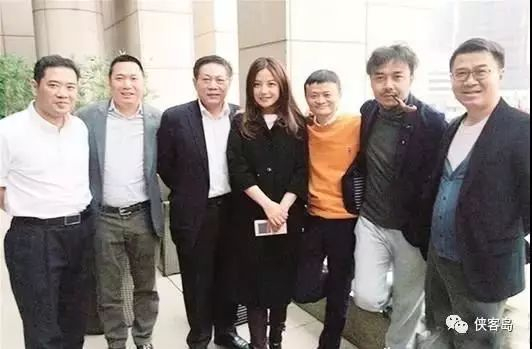 你认识几个？左二为黄有龙