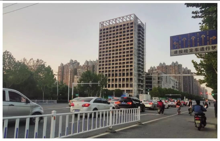 政府规划的滨湖新区住宅林立，下班时间车流流向老城？