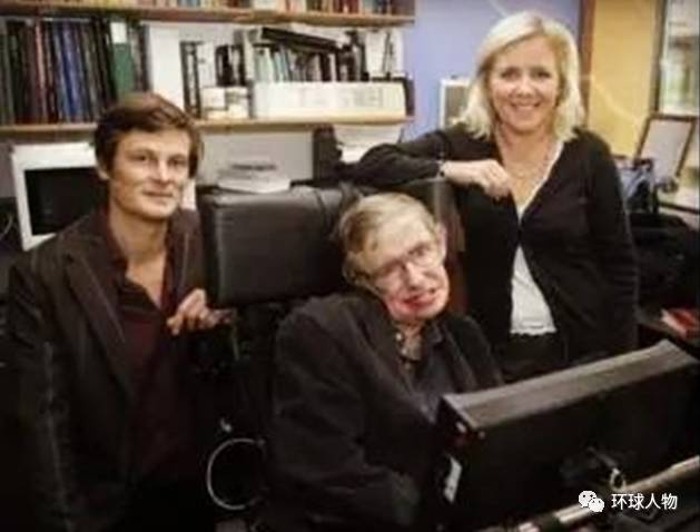 加尔法德与老师霍金、霍金女儿露西