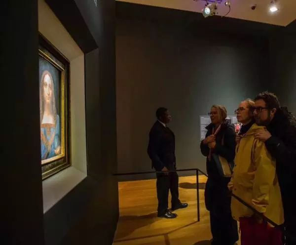 该作品在拍卖前的预展中