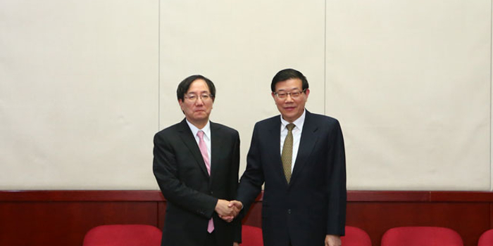 李伟主任会见日本外务审议官山崎和之_手机新浪网