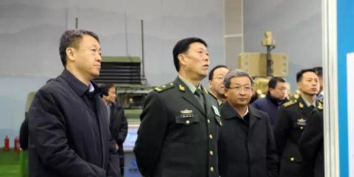 武警部队副司令员杨光跃参观国家北斗数据中心