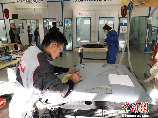 图为蒋应成训练、比赛状态中。浙江省人社厅提供