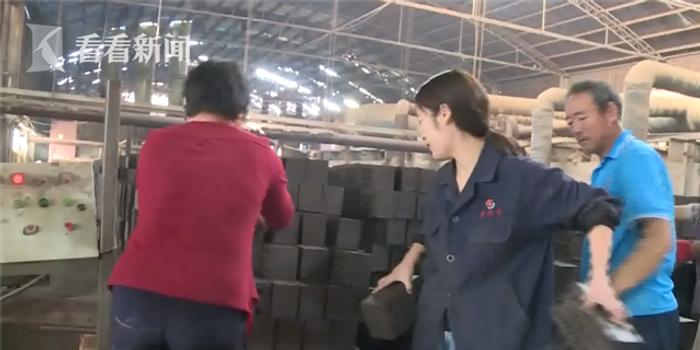 视频|上海女白领放弃20万年薪工作辞职回家搬