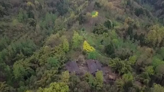 地处大山深处的余明轩家