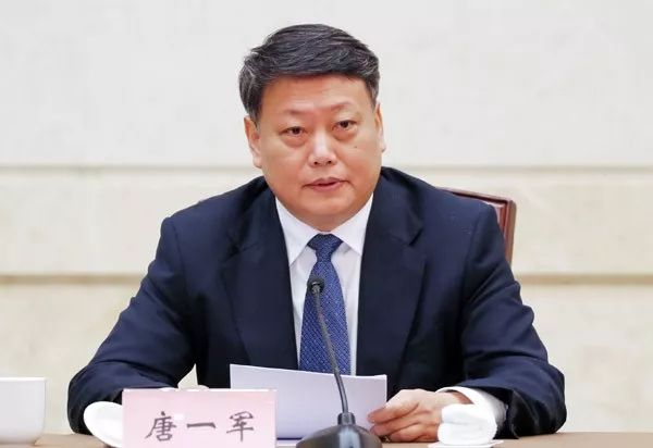 唐一军：主持省政府及省政府党组全面工作。