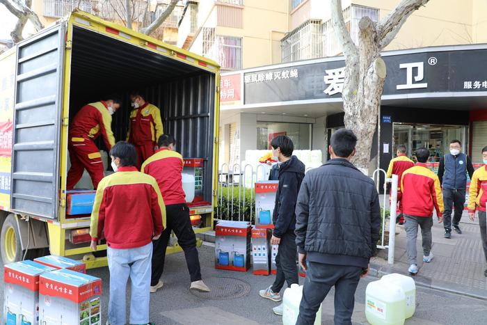 爱心企业昆明爱卫有害生物防治有限公司向昆明市红十字会等单位捐赠防疫消杀物资