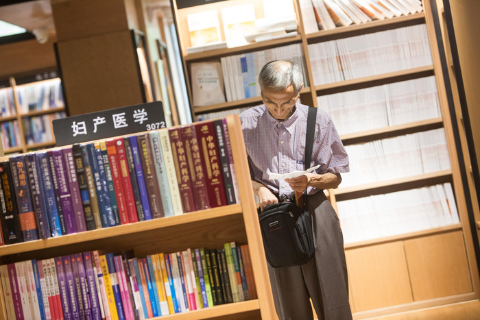 求知欲满足率仅15% 千万浙江老人的求学谁来管?