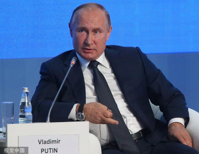 普京在能源论坛上讲话 图/视觉中国