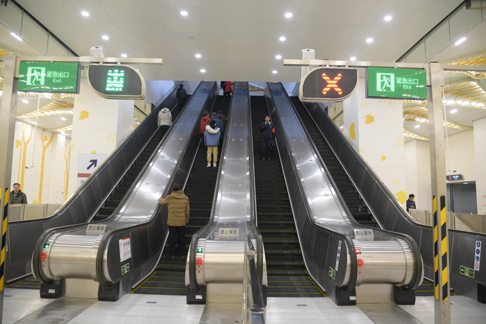 　地铁金安桥站及换乘中心。摄影/新京报实习记者 湛超越