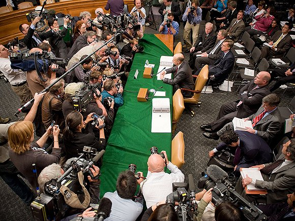 &nbsp;2010年4月，贝兰克梵出席国会听证会。