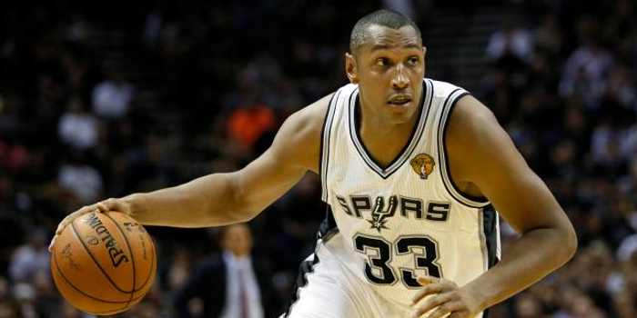 03一代又一球员退役!且行且珍惜,白金一代已到