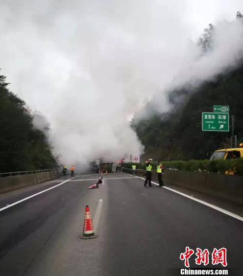 事故现场。雅西高速交警 供图