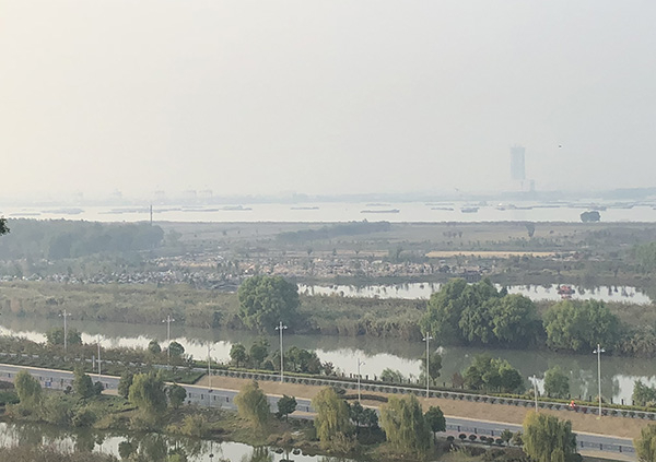 10月23日，镇江大江风云景区已基本拆除完毕。 澎湃新闻记者 袁杰 图