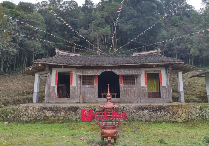 　陈公庙 &nbsp;严雨程 摄