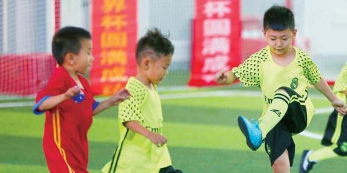 新疆首届少儿足球世界杯总决赛举行