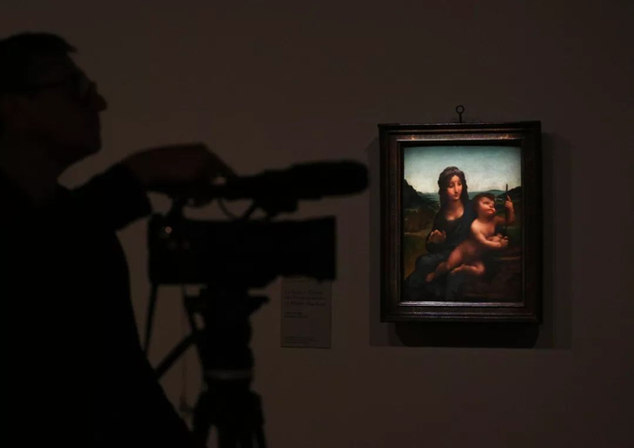 记者在法国巴黎卢浮宫举办的达·芬奇绘画生涯回顾展预展上拍摄。新华社记者 高静 摄