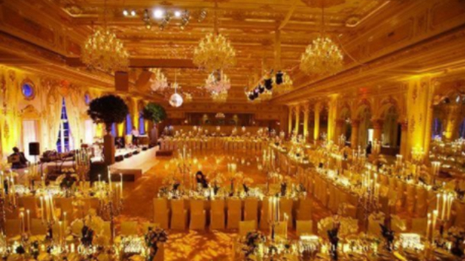 ▲特朗普婚礼举行地海湖庄园宴会大厅金碧辉煌。