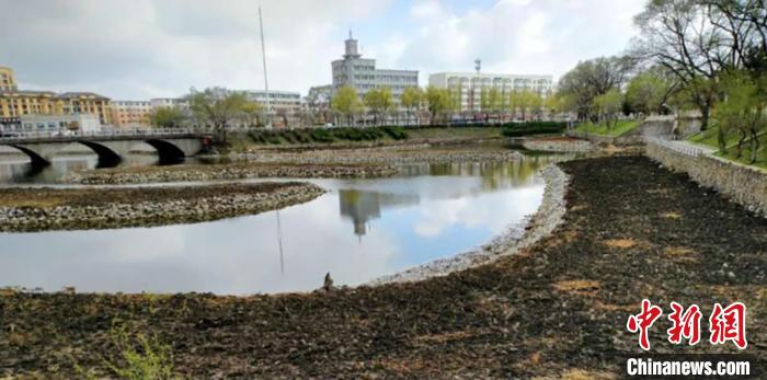 桦甸治理内河前(资料图)桦甸市委宣传部供图