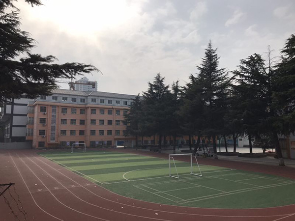 栾川实验中学原校舍，现为一小学所在地。澎湃新闻记者 何利权 图
