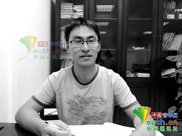 张庆秋老师留影。海门中学官网供图