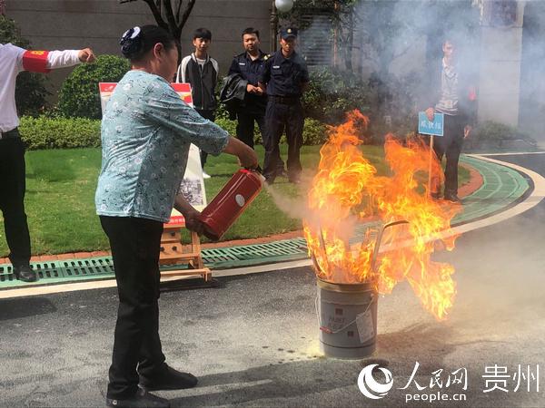 碧桂园·天麓1号物业开展夏季消防安全知识培训及火灾逃生自救疏散演练