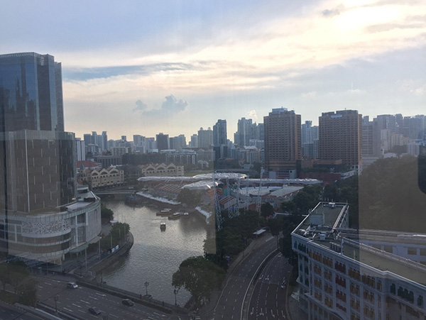 朝鲜大使馆所在大楼窗外。