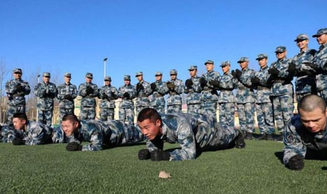 三个月变六个月!中国军营的这个变化背后有点意思_新浪新闻