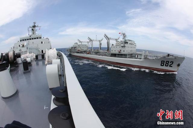 中国海军护航记事之一:10年护航显成效|护航编队|中新社|王长松|亚丁湾|也门_新浪军事_新浪新闻