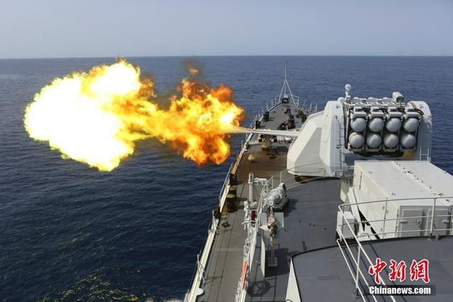 中国海军护航记事之一:10年护航显成效|护航编队|中新社|王长松|亚丁湾|也门_新浪军事_新浪新闻