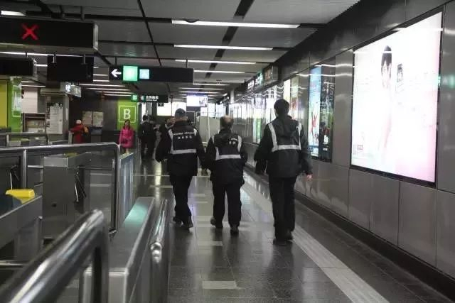 港铁尖沙咀站安保人员，图源文汇报