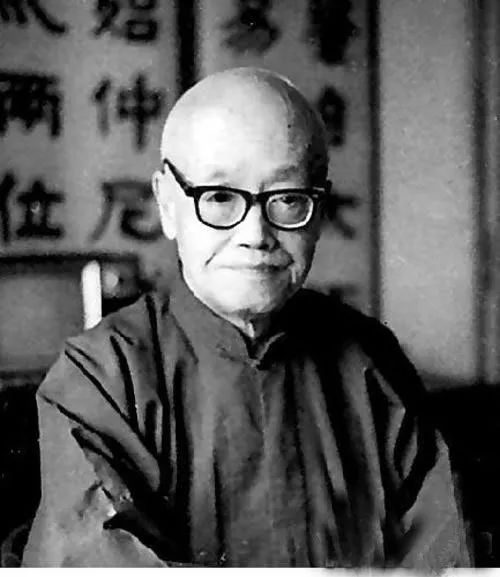 念这句诗给你爱的人,苦夏也可以会心一笑。