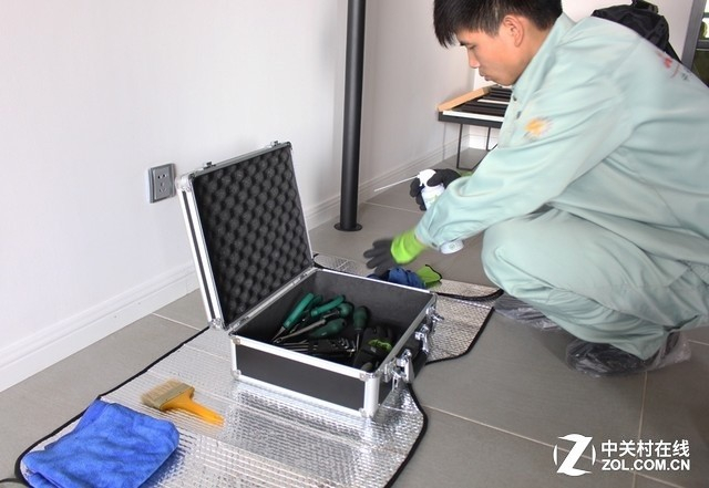 家用中央空调清洁需由专业人员进行操作