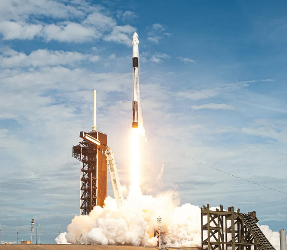 发射现场图片 图源：SpaceX