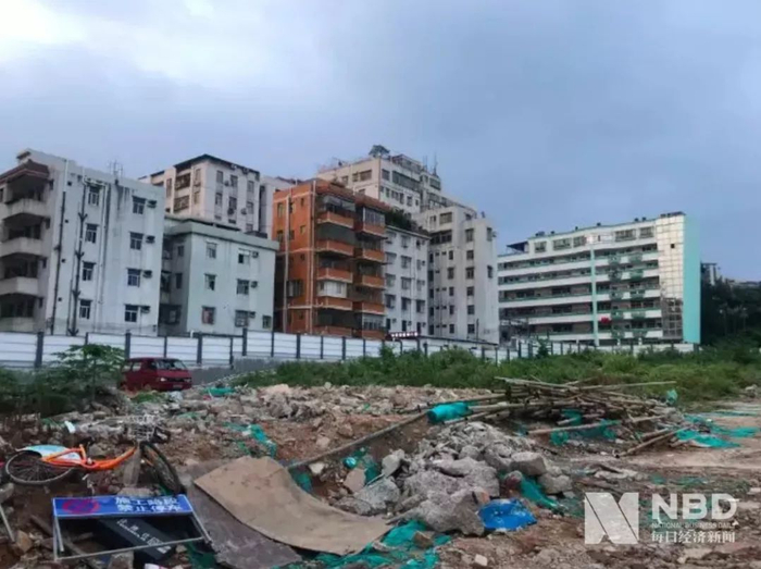 　白石洲已被拆掉的沙河小学 图片来源：每经记者 甄素静 摄