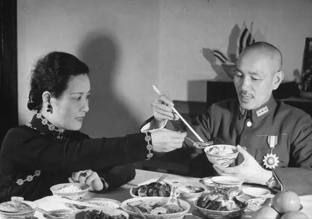 蒋介石真的爱说“娘希匹”吗?|蒋介石|口头禅|孙飞虎|开天辟地|张治中_新浪新闻