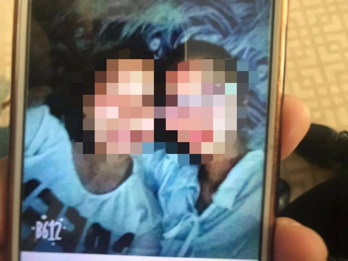 女孩和某网友的合照。新京报记者庞礡 摄