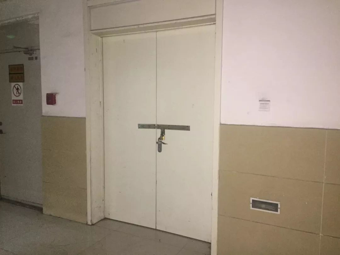 邢台县中心医院位于地下一层的太平间。新京报记者魏芙蓉 摄