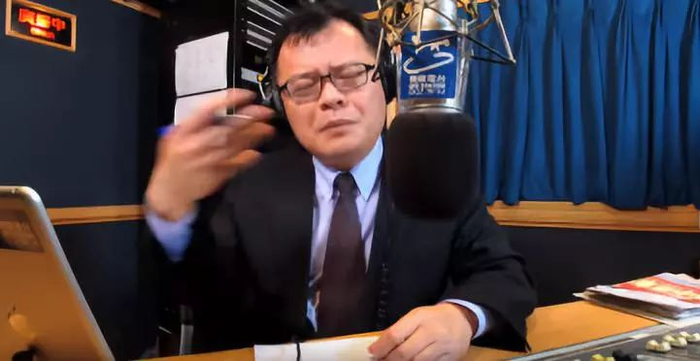 台湾电台节目《飞碟晚餐 陈挥文时间》截图，图为主持人陈挥文