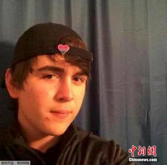 警方称，枪手是该校一名17岁的男生，名叫迪米崔奥斯·帕戈西茨。