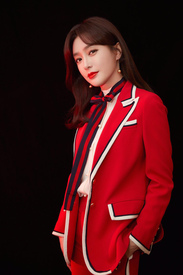 秦岚春晚造型 图片来源：秦岚工作室